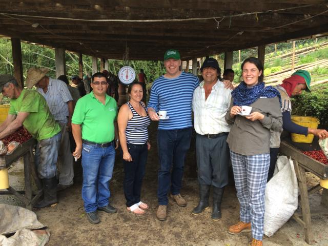 paa besoeg paa en kaffefarm i colombia